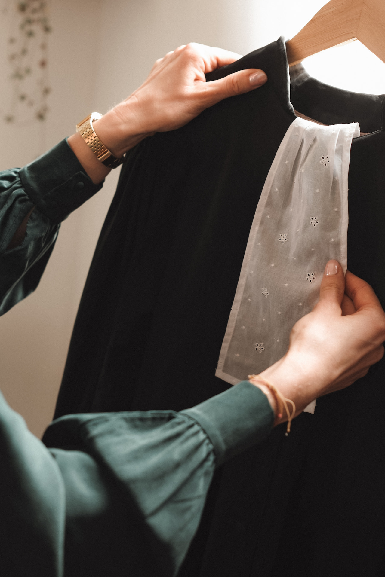 Robe d'avocat sur cintre